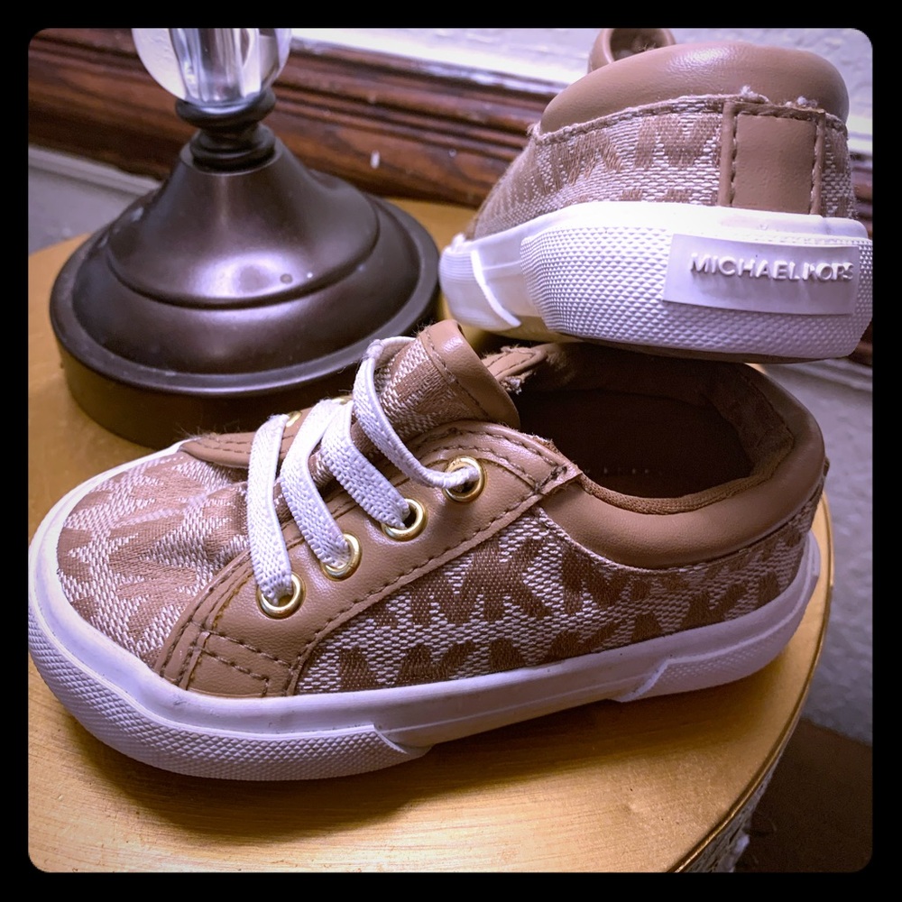 Baby shoes